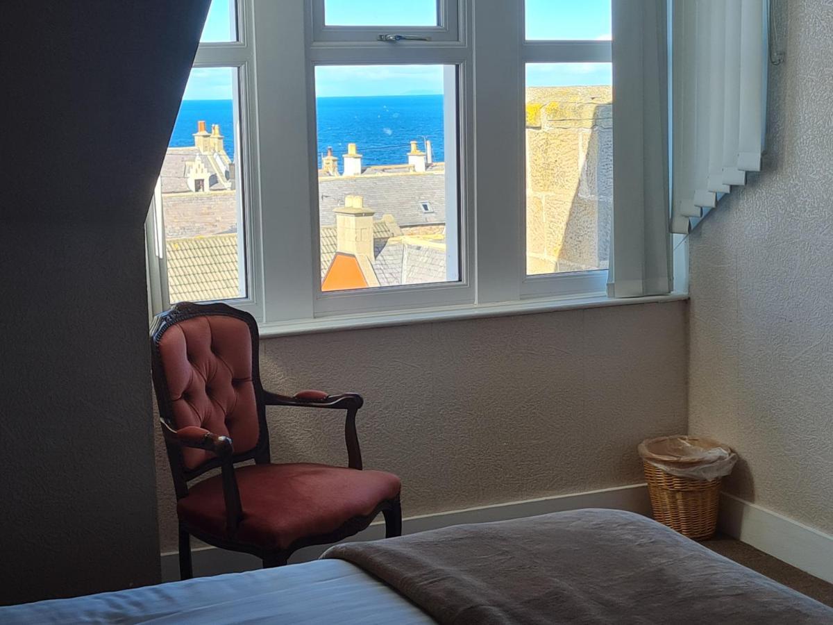 Victoria Hotel 3*
